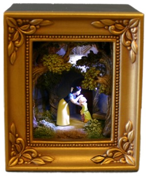 Olszewski Disney Gallery of Light Snow White Kisses Dopey
